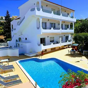 Aaa Awsome Apartahotel